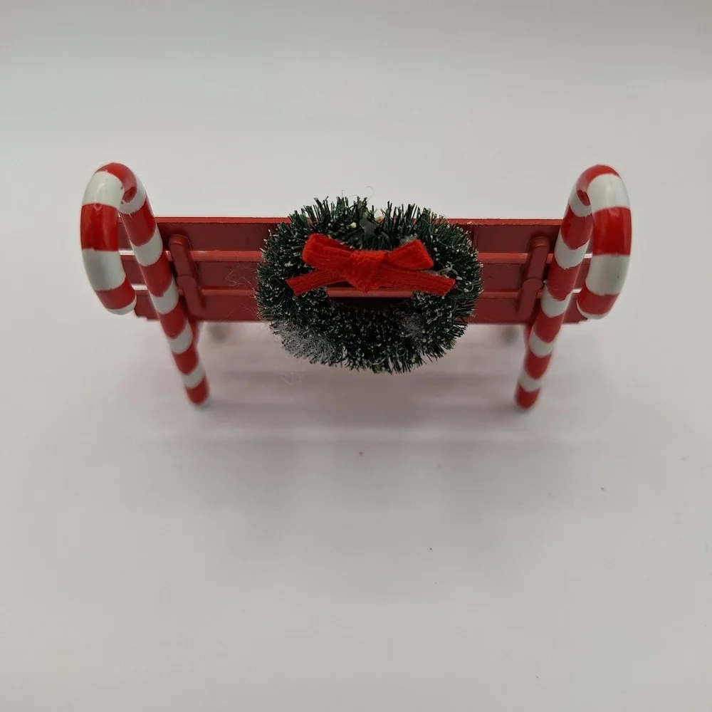 Dept 56 Candy Cane Bench Christmas Village Red White‎ Green Wreath No Box